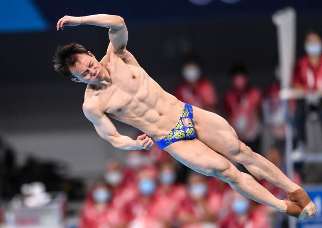 世界杯手机观看-伤病打不倒他！谢思埸带着钢钉加冕跳板“双冠王”